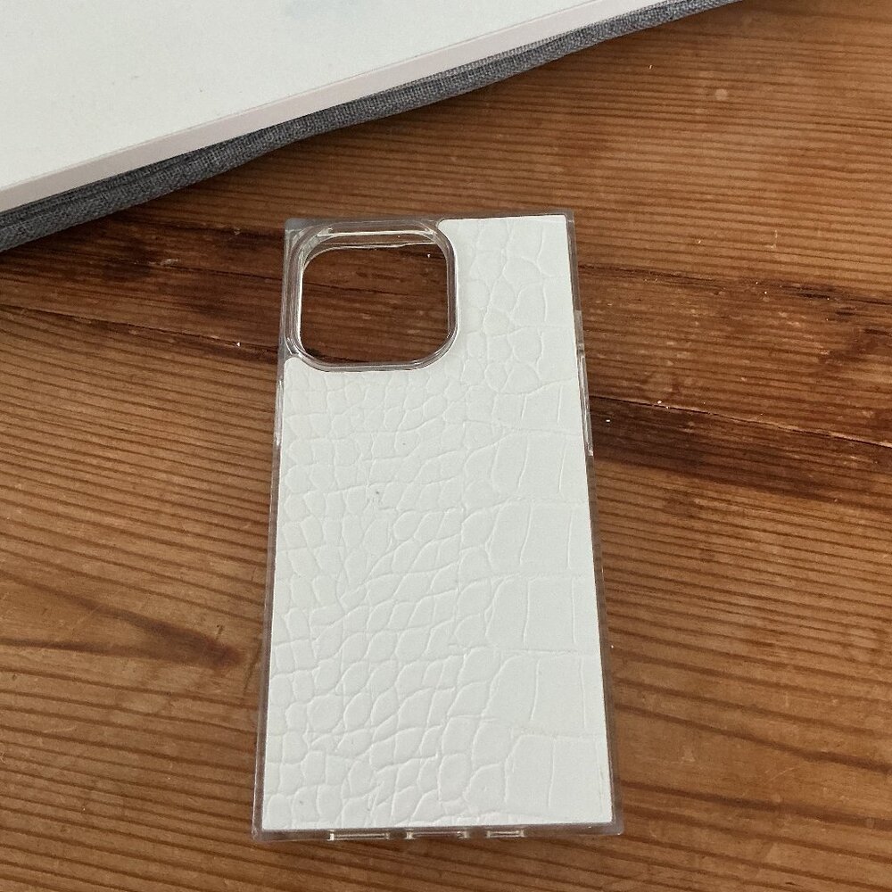 Iphone 13/13 Pro case by FLAUNT. White embossed, faux leather, square case